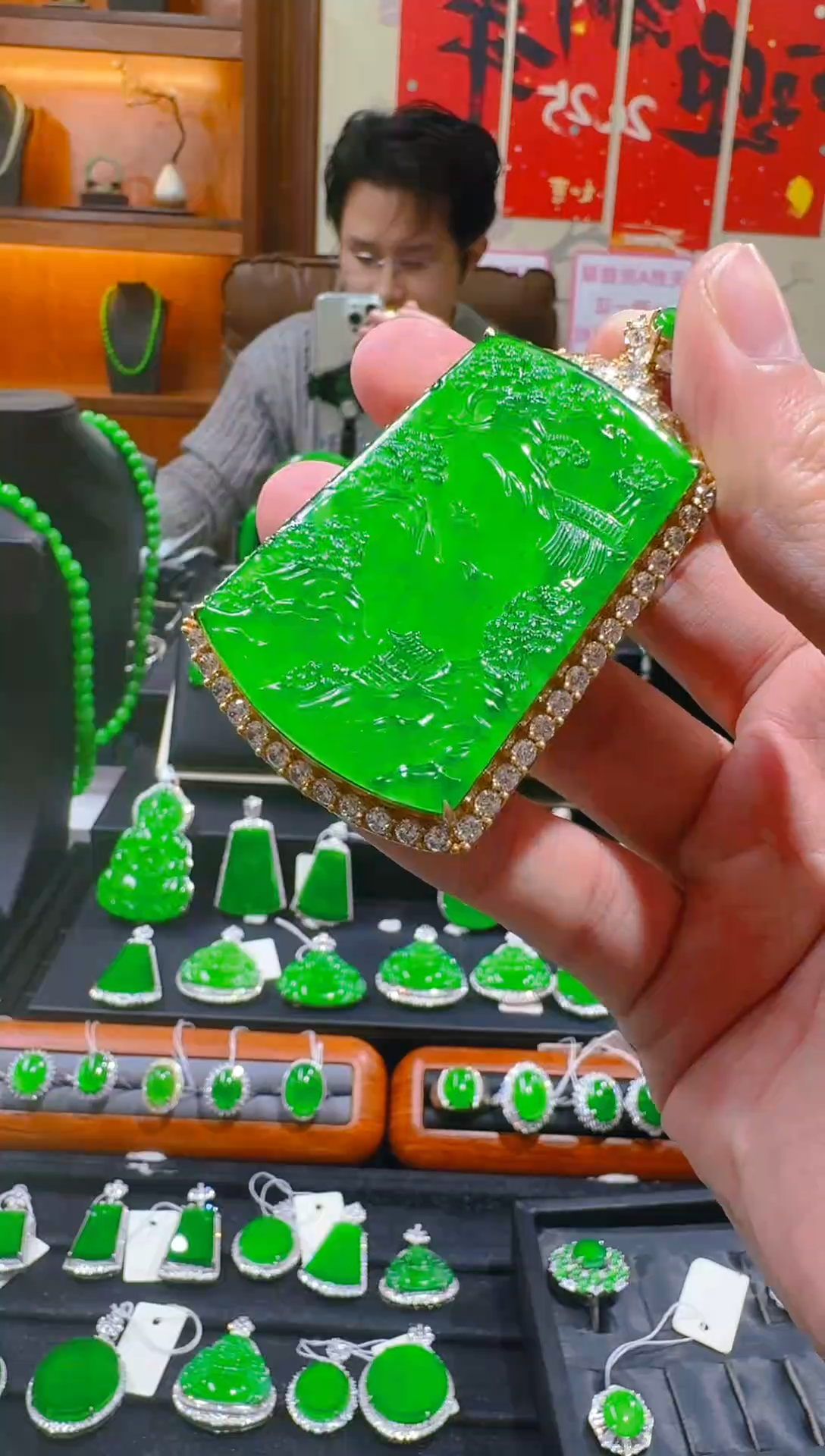 【闪购商品】翡翠吊坠(赠链)银S925镶嵌天然A货翡翠