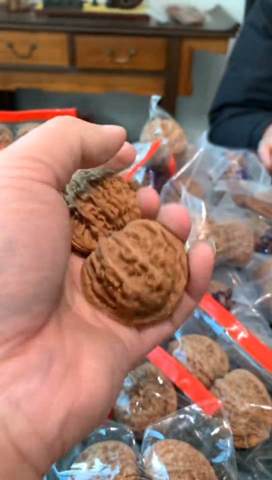 【闪购商品】文玩核桃吊坠四座楼核桃