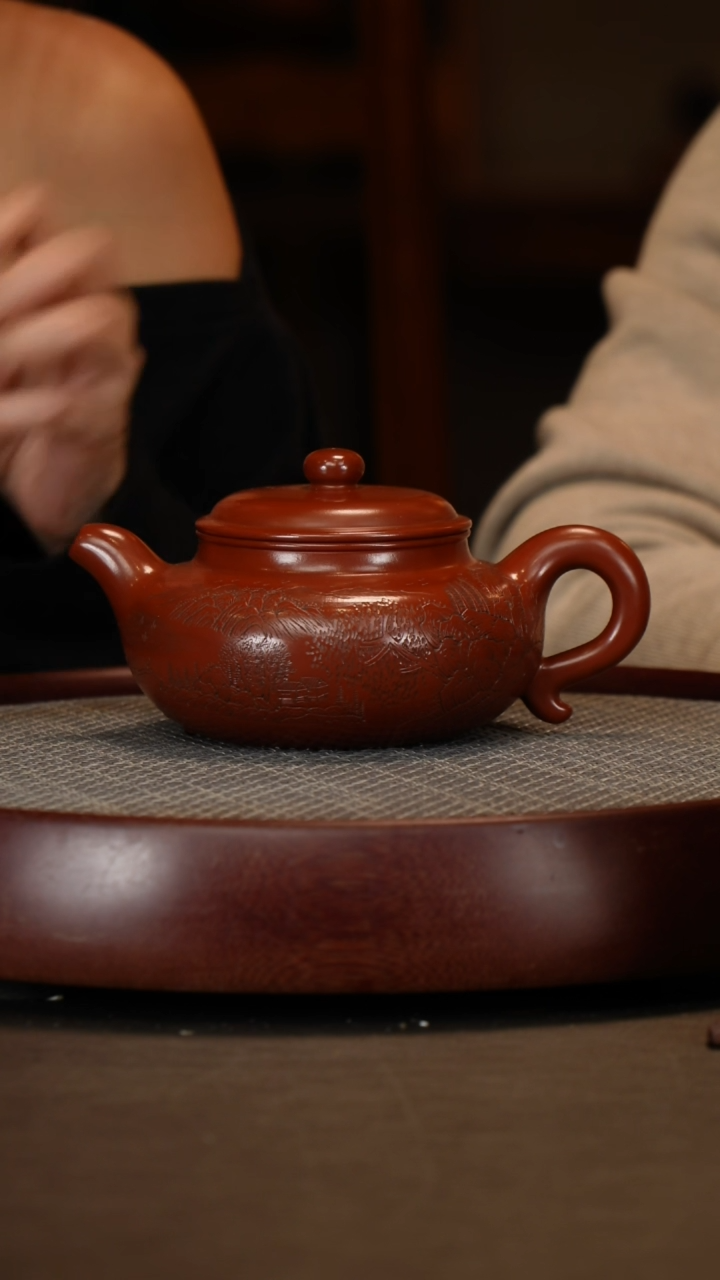 【闪购商品】紫砂茶壶大红袍仿古+盖杯500c+竖板山水画