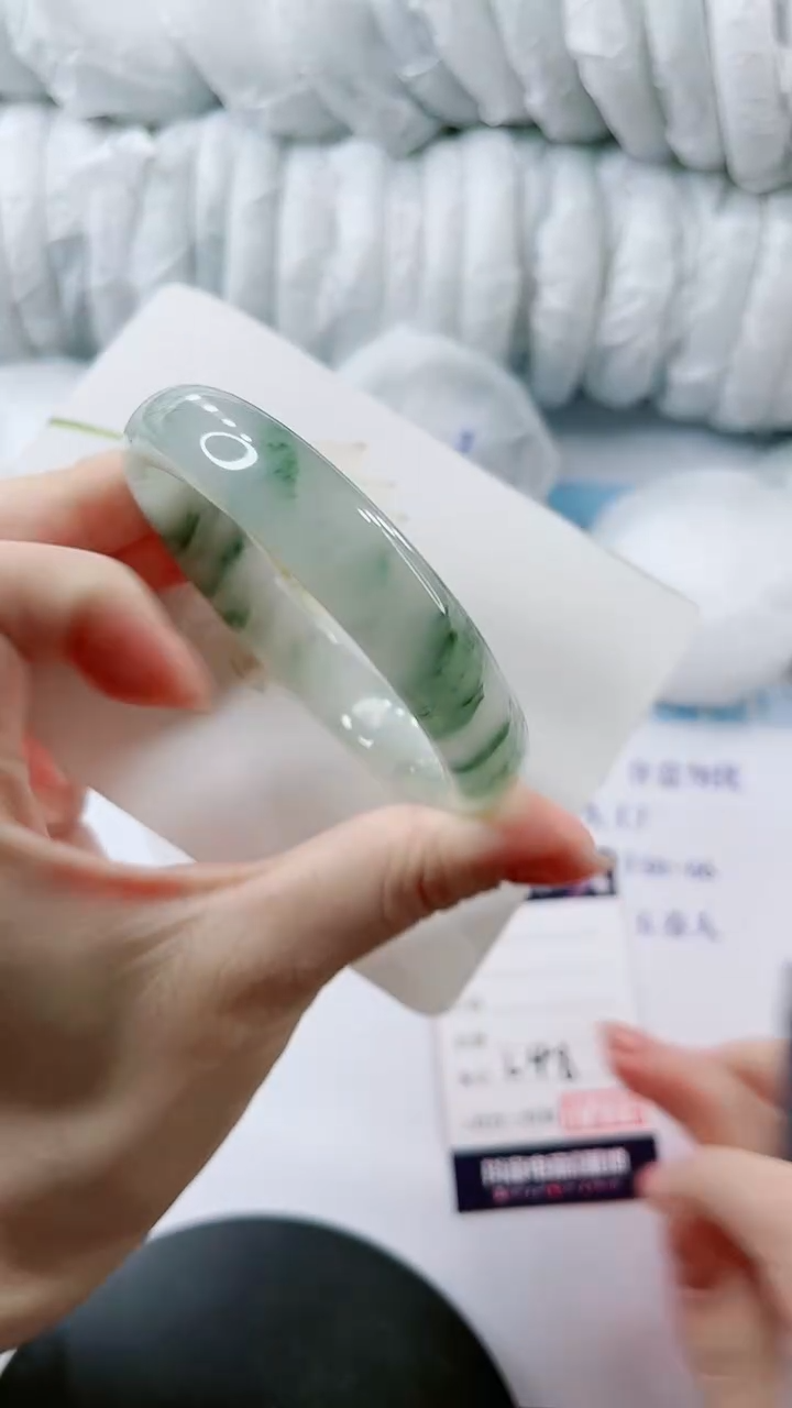 【闪购商品】石英质玉手镯未镶嵌多样性发货L48