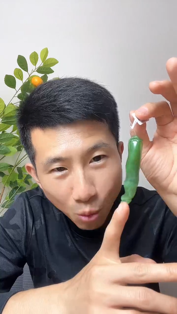 和田玉未镶嵌颈饰吊坠