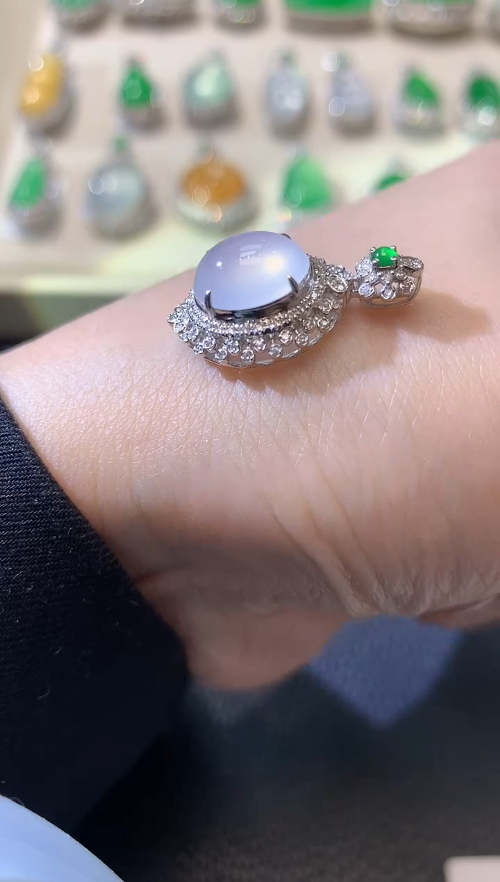 【闪购商品】翡翠吊坠(不含链)18K金镶嵌A33