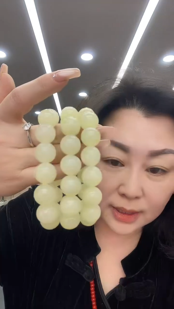 未镶嵌透闪石质玉挂件16圆形多样式发货随机发一