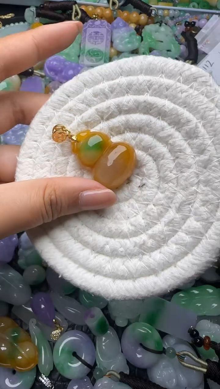 颈饰未镶嵌翡翠缅甸翡翠吊坠