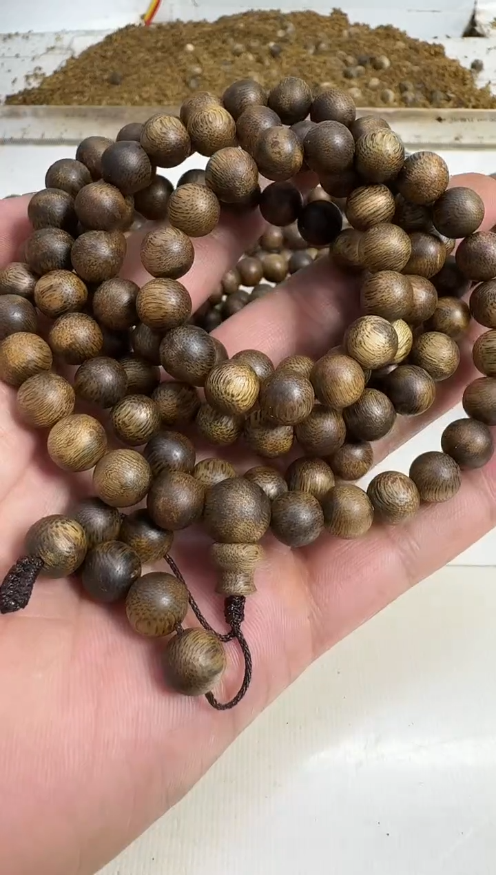 手串沉香乌身0.9规格多圈32克