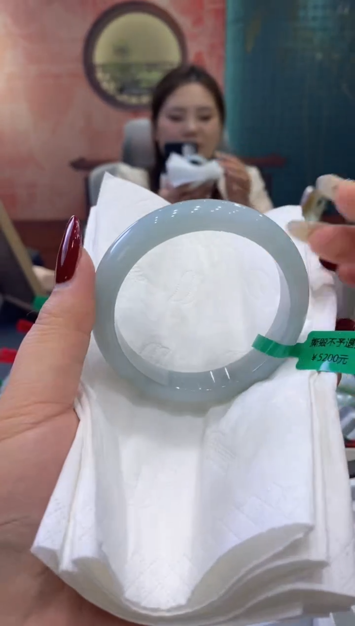 【闪购商品】翡翠手镯未镶嵌多人0015540