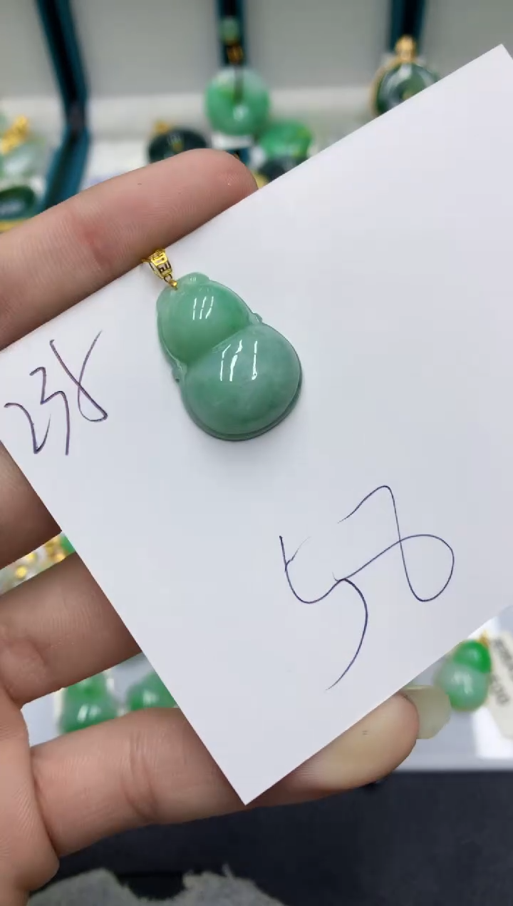 【闪购商品】翡翠颈饰18K金镶嵌翡翠