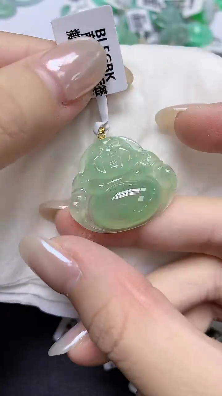 翡翠18K金镶嵌颈饰天然缅甸翡翠A货多样性发其一