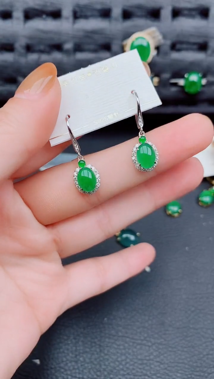 【闪购商品】翡翠耳饰银S925镶嵌天然A货翡翠944