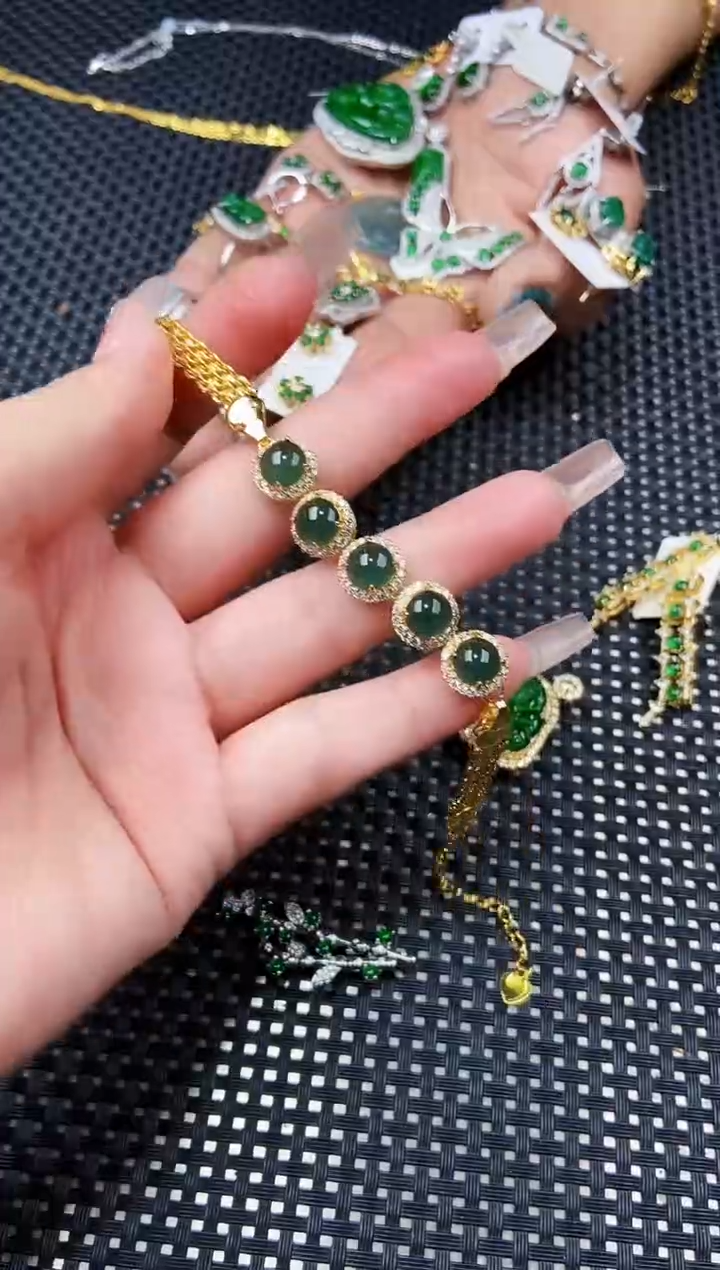 【闪购商品】未镶嵌翡翠手链11111111