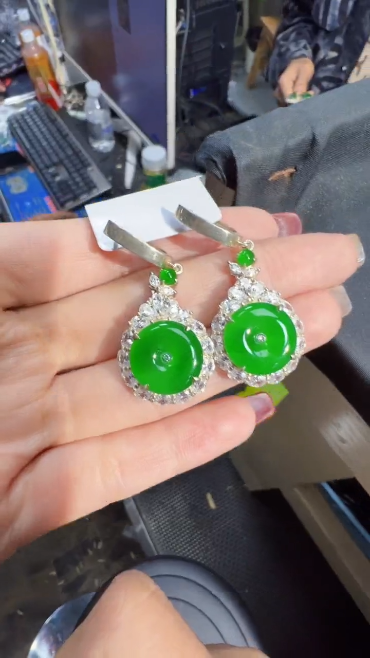 【闪购商品】定制翡翠未镶嵌耳钉商品多样性发货1