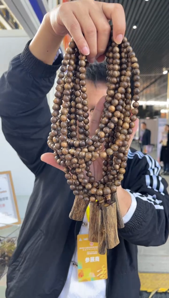 沉香吊坠海南沉香0.9规格长串吊坠多样性发一