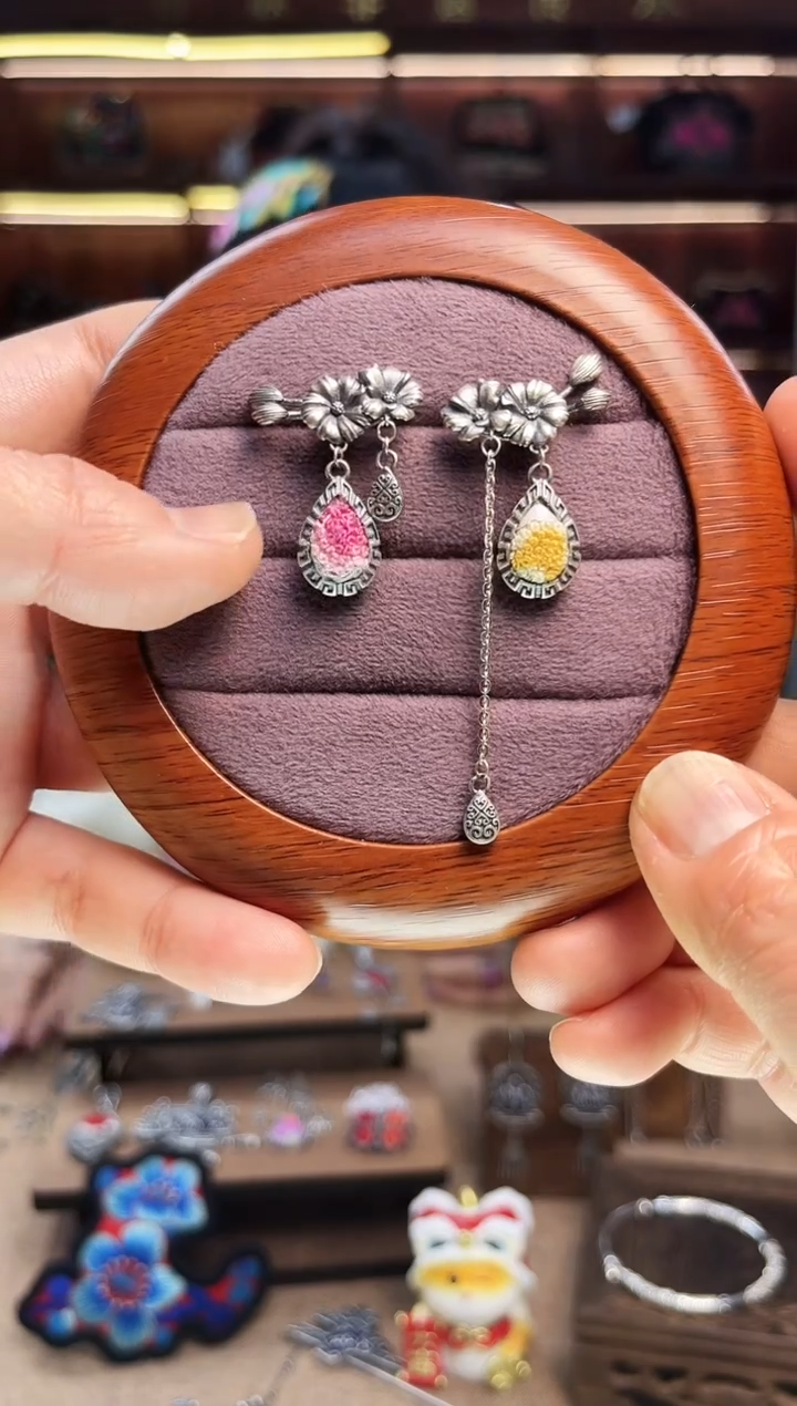 【闪购商品】织绣1987黔东南苗族刺绣