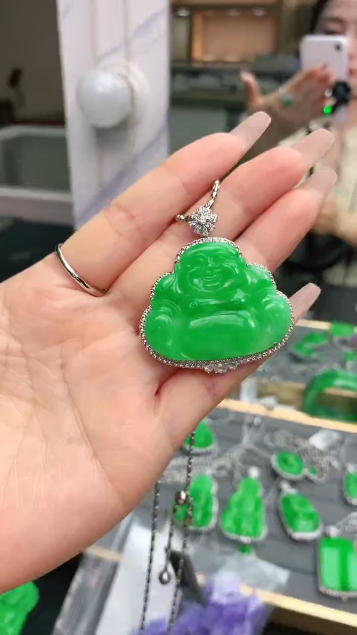 【闪购商品】翡翠颈饰18K金镶嵌赠礼盒证书 