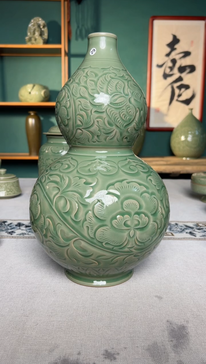 【闪购商品】其他秘色凤纹大葫芦赏瓶