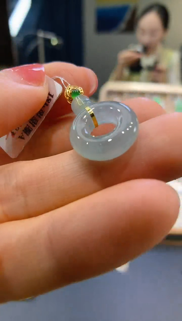 【闪购商品】翡翠吊坠(不含链)18K金镶嵌甜甜圈