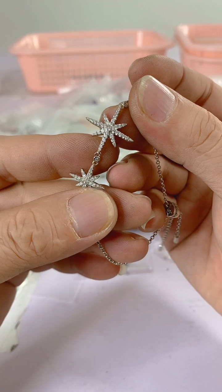 【闪购商品】水晶颈饰银S925镶嵌X409红宝，蓝宝，多样性发一件赠链