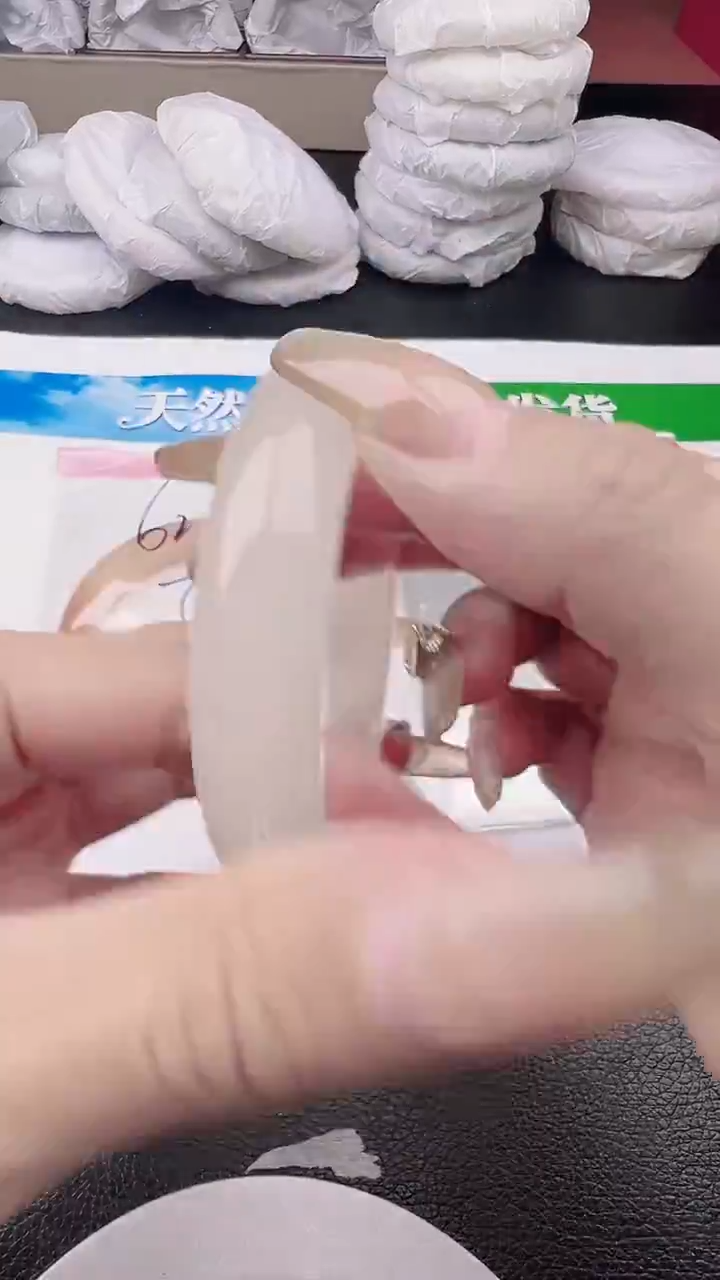 未镶嵌手镯石英质玉米白圈口53