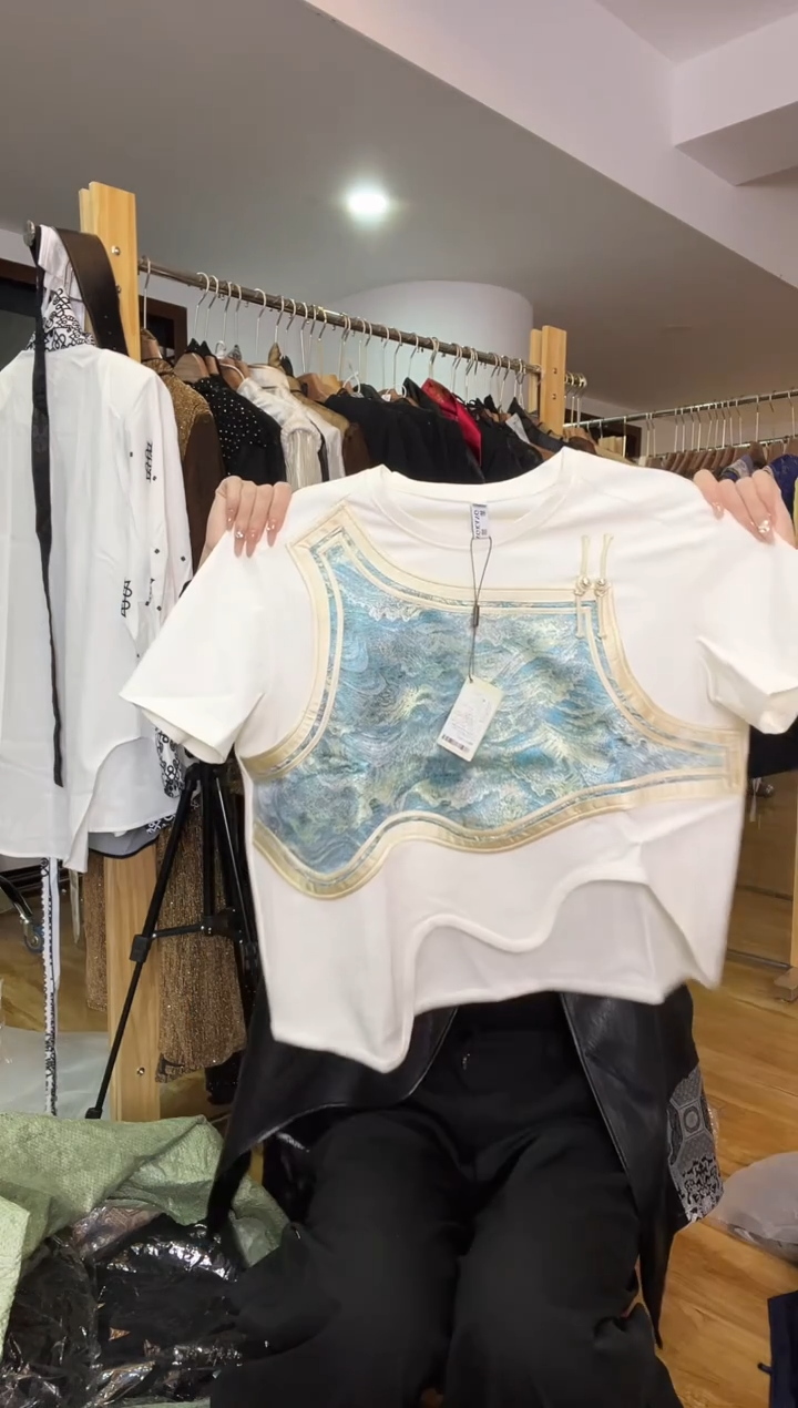 XL码      130斤   半袖