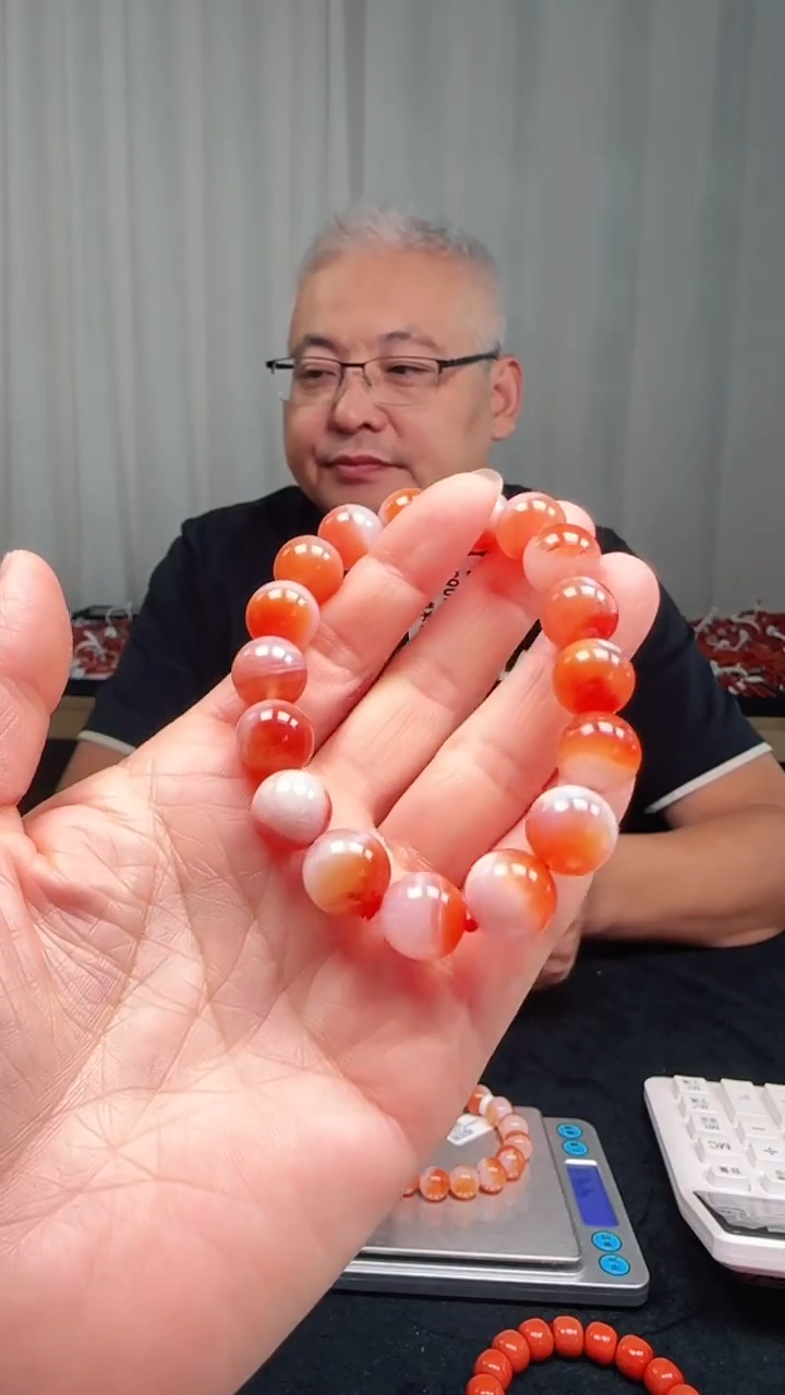 未镶嵌多样性发一件南红玛瑙12mm 锦鲤冰飘手串