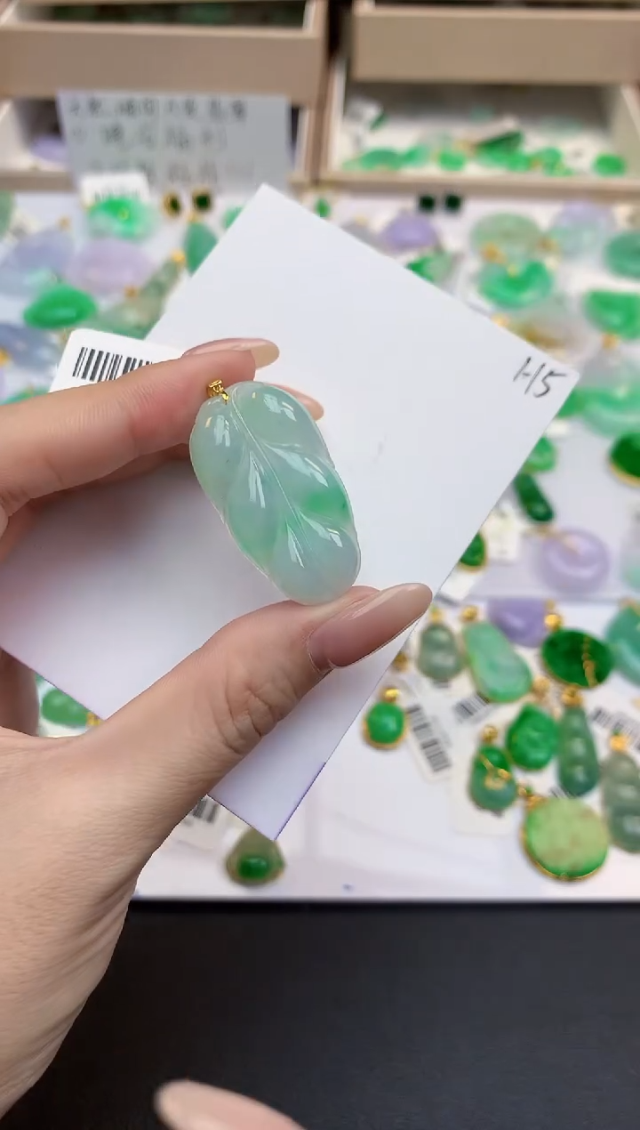 颈饰18K金镶嵌翡翠天然缅甸A货翡翠