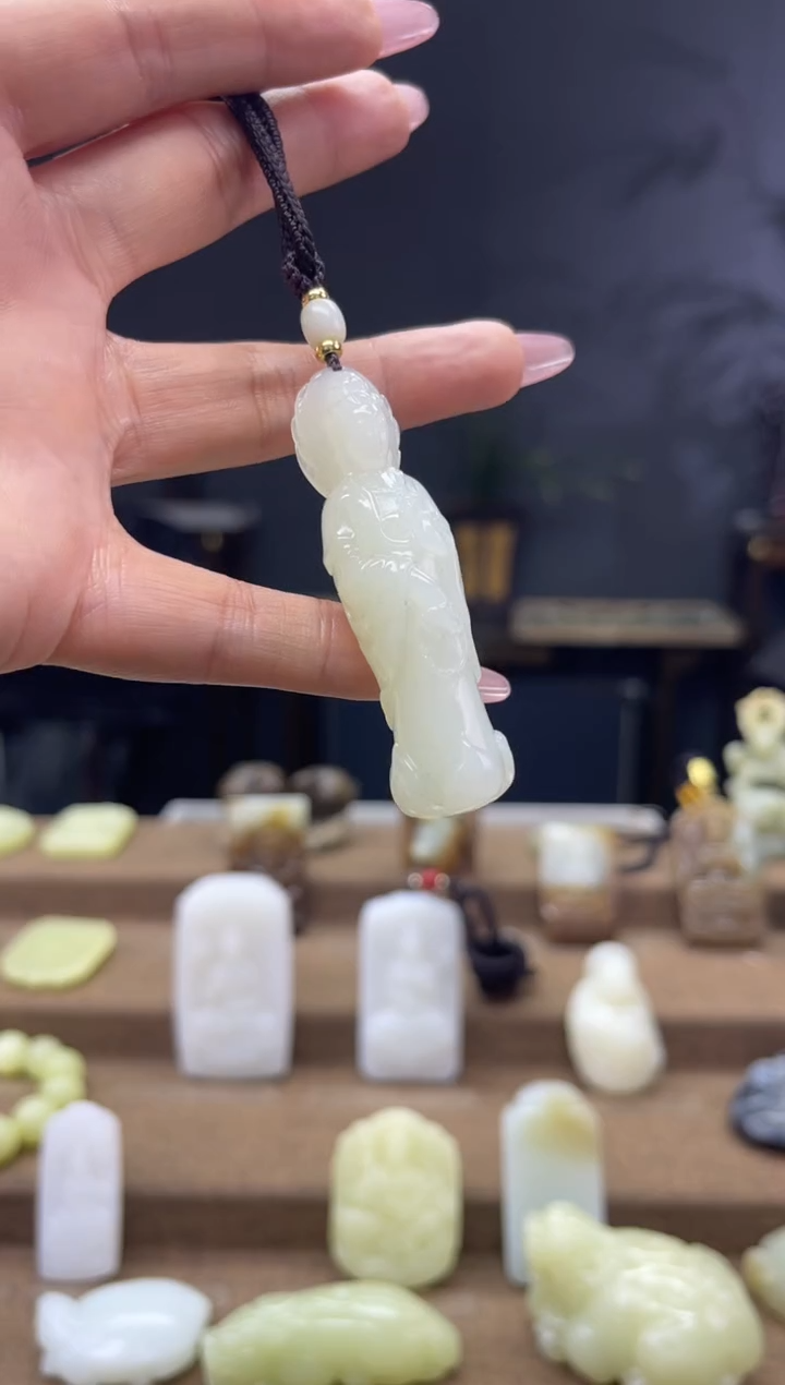 颈饰未镶嵌和田玉1