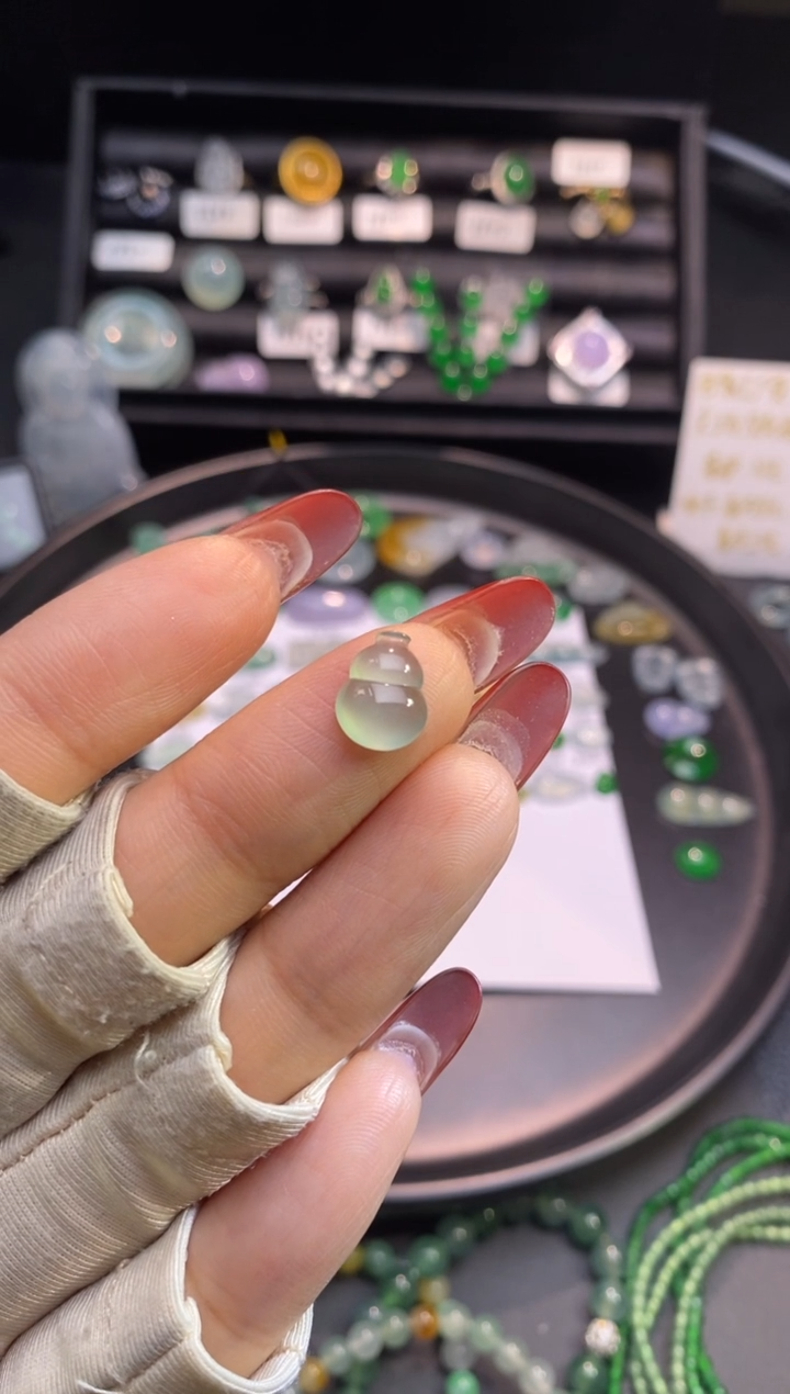 【闪购商品】翡翠挂件未镶嵌葫芦