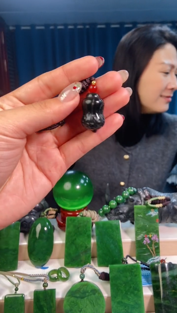 【闪购商品】和田玉挂件未镶嵌1