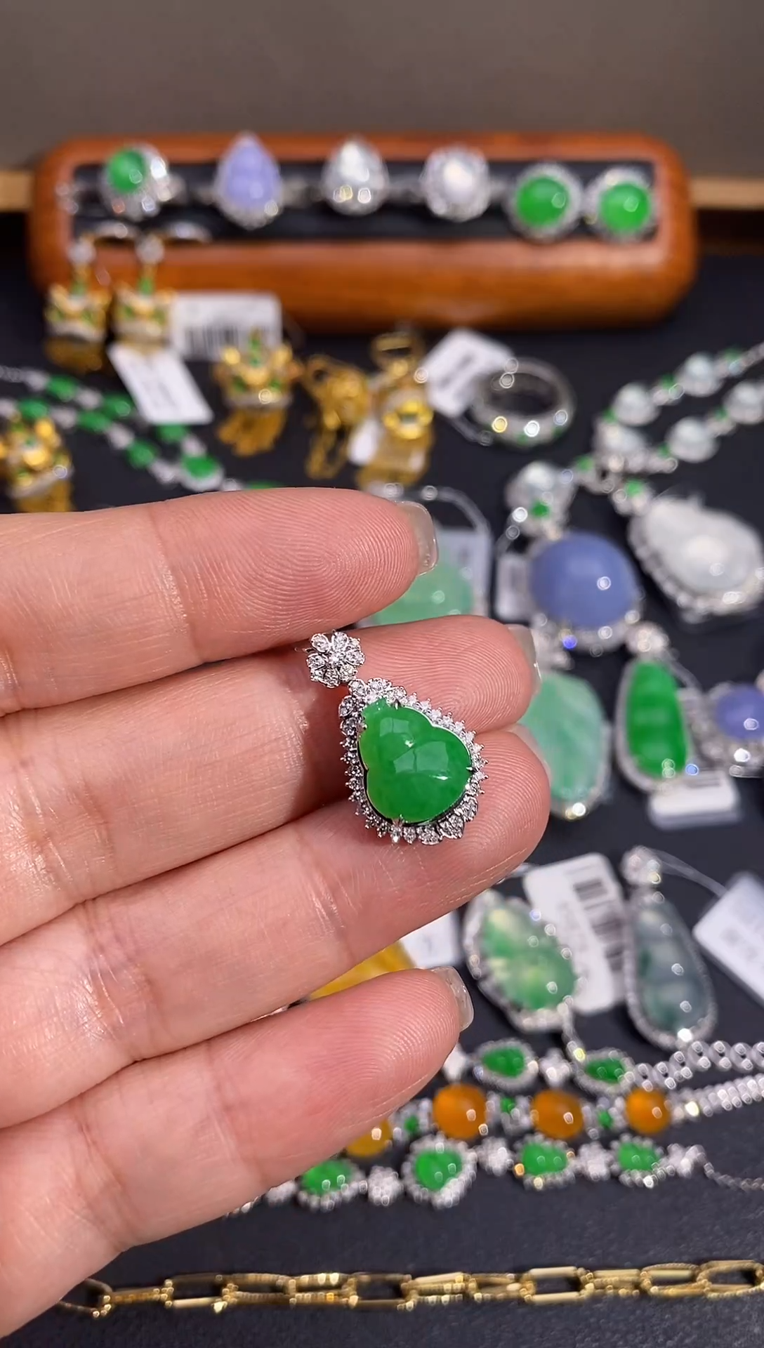 【闪购商品】翡翠颈饰18K金镶嵌吊坠