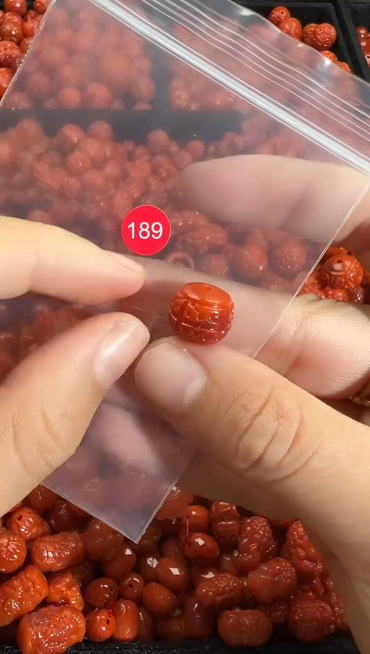 颈饰未镶嵌南红玛瑙1