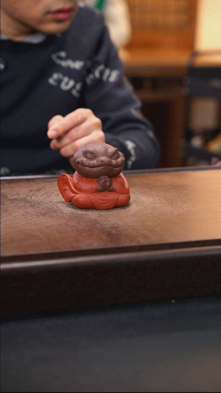 紫砂茶宠吾合十蟾仙