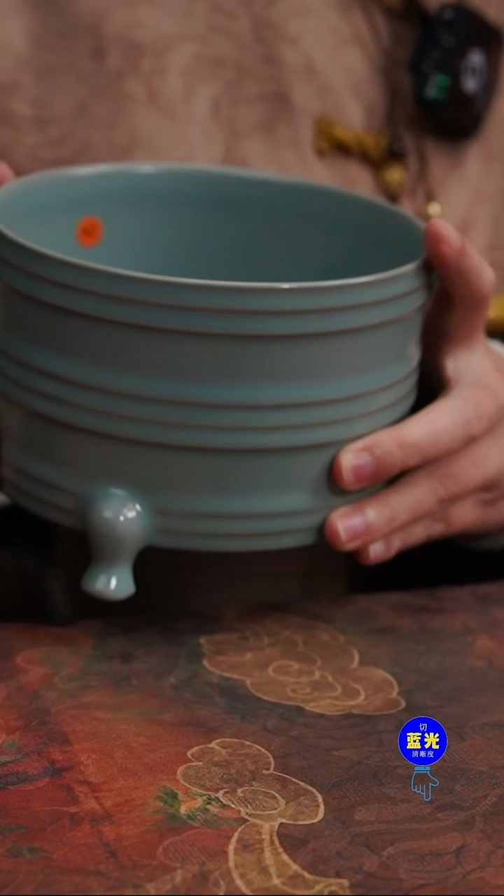 摆件瓷瑕（矿点）清凉寺原矿釉三足樽