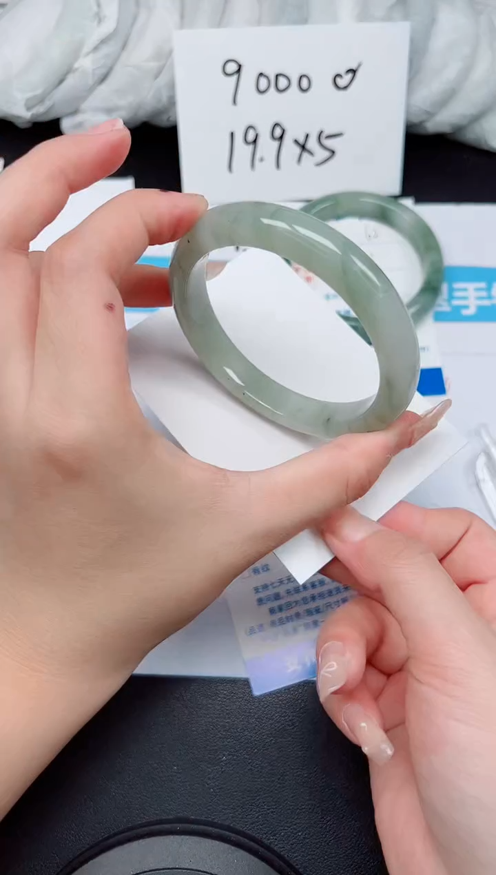 【闪购商品】石英质玉手镯未镶嵌G63-60