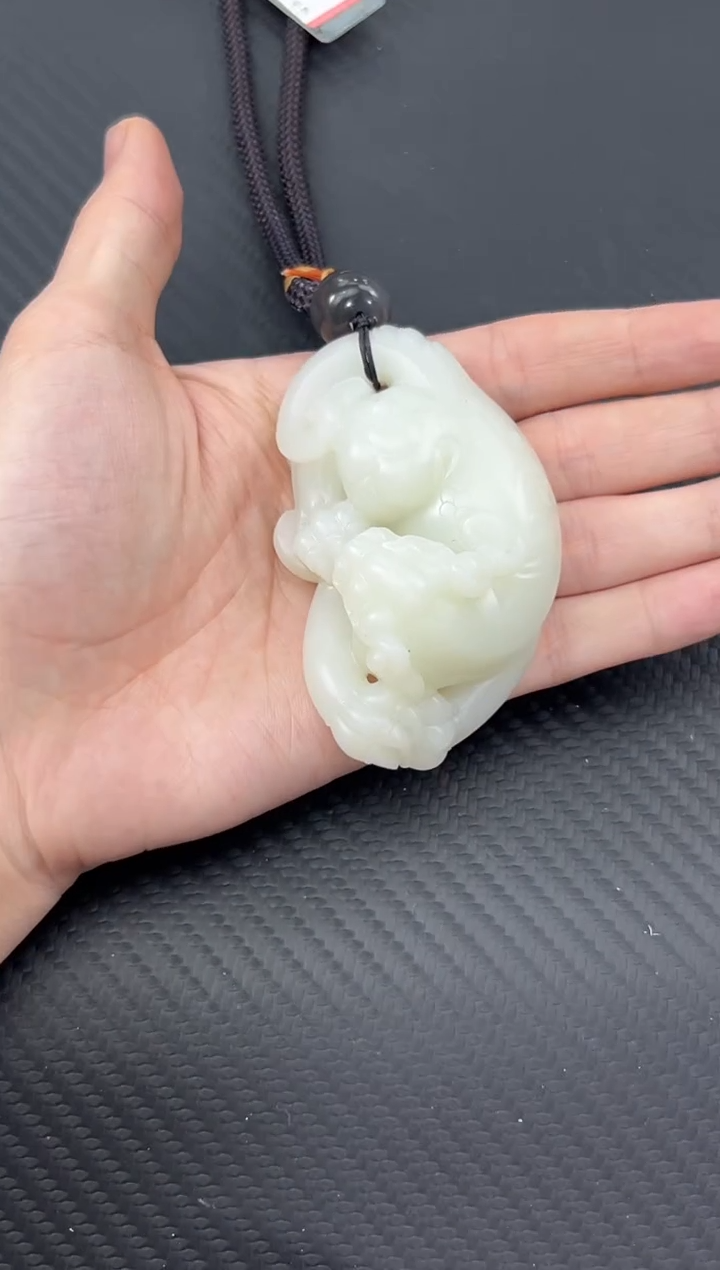 【闪购商品】和田玉把件未镶嵌且末微色差米达把件