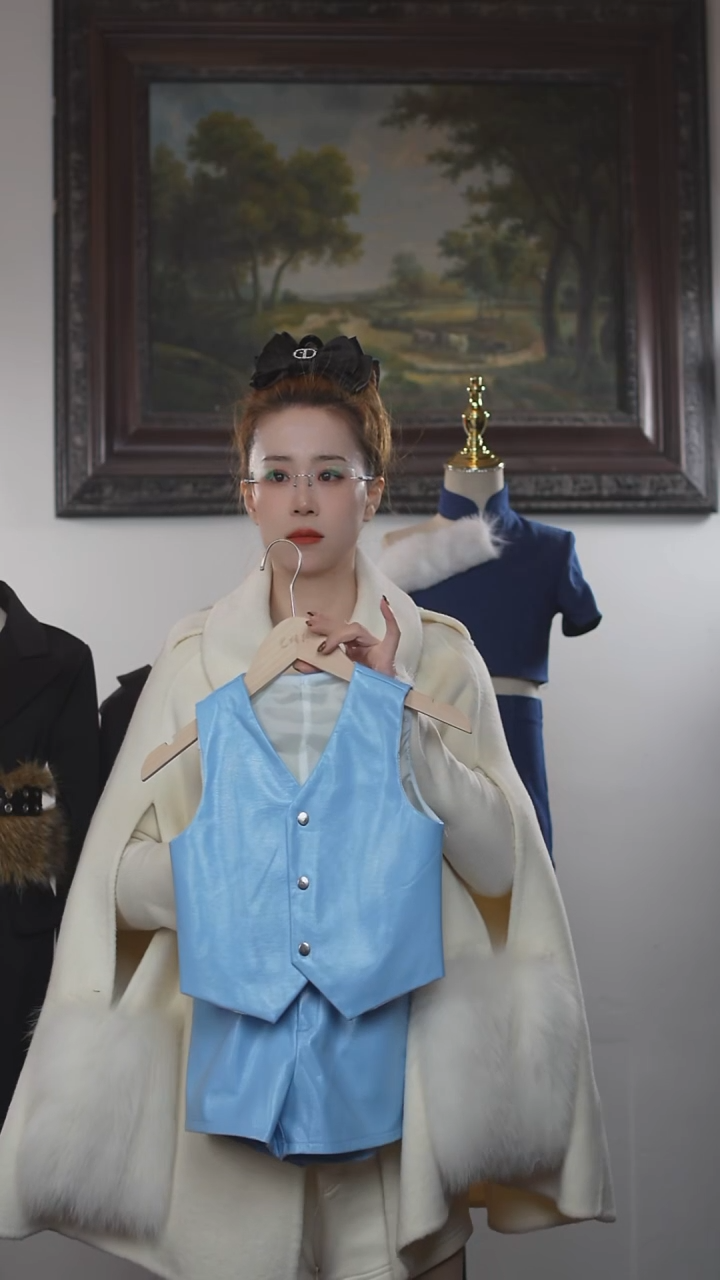 120码蓝皮马甲+短裤艺桐轩儿童潮服