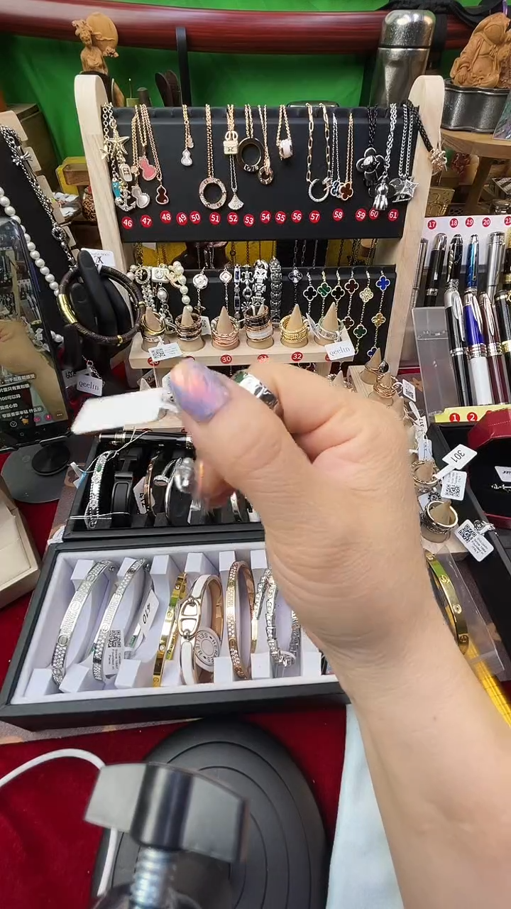 瓷片kjhjklhjkhkjhkjh21