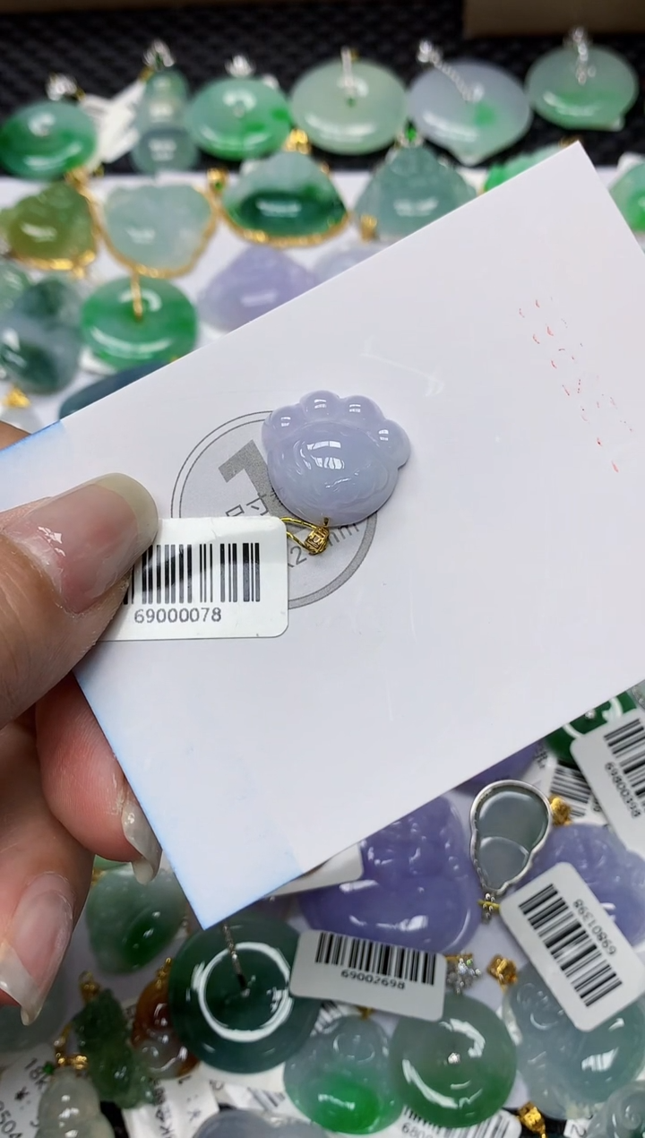 颈饰18K金镶嵌翡翠1111111111