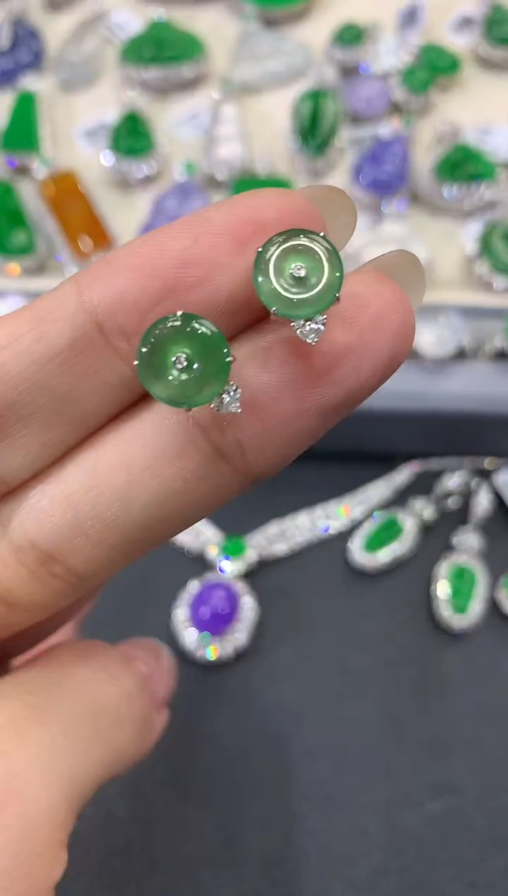 【闪购商品】翡翠耳饰18K金镶嵌f20          