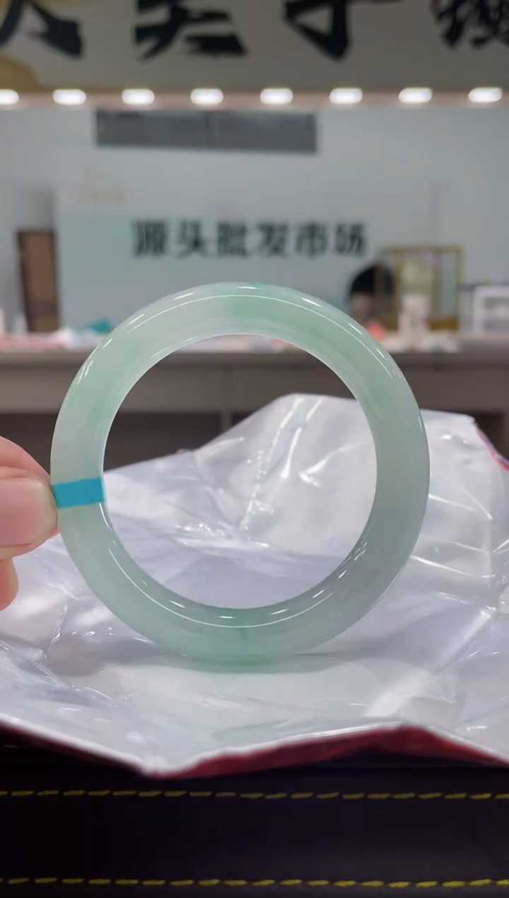 【闪购商品】翡翠手镯未镶嵌手镯