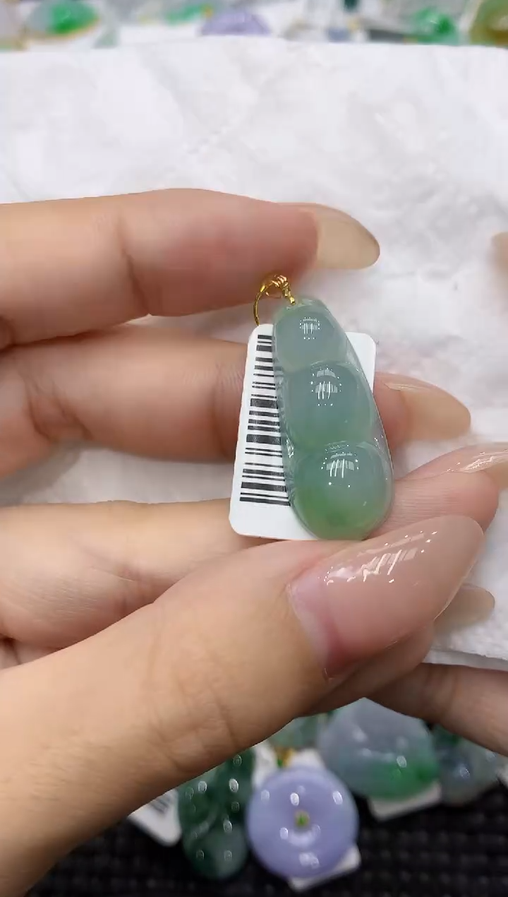 颈饰18K金镶嵌翡翠111111111111