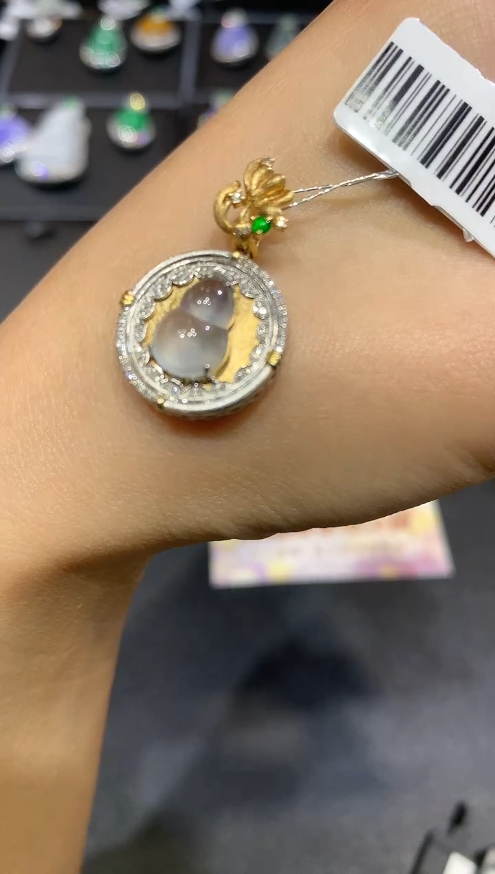 【闪购商品】翡翠吊坠(不含链)18K金镶嵌吊坠A464|6800