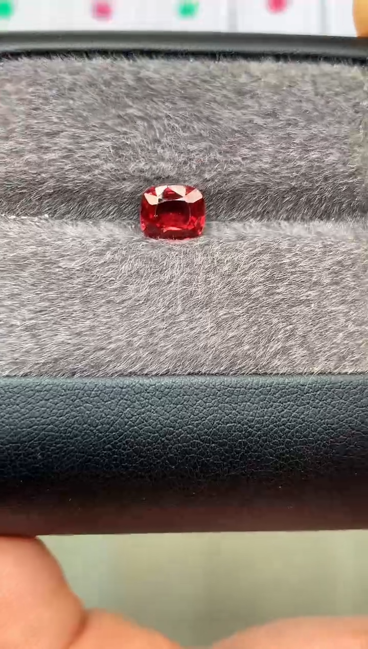 【闪购商品】定制尖晶石裸石未镶嵌枕型 红蔷薇色调尖晶石 1.57ct