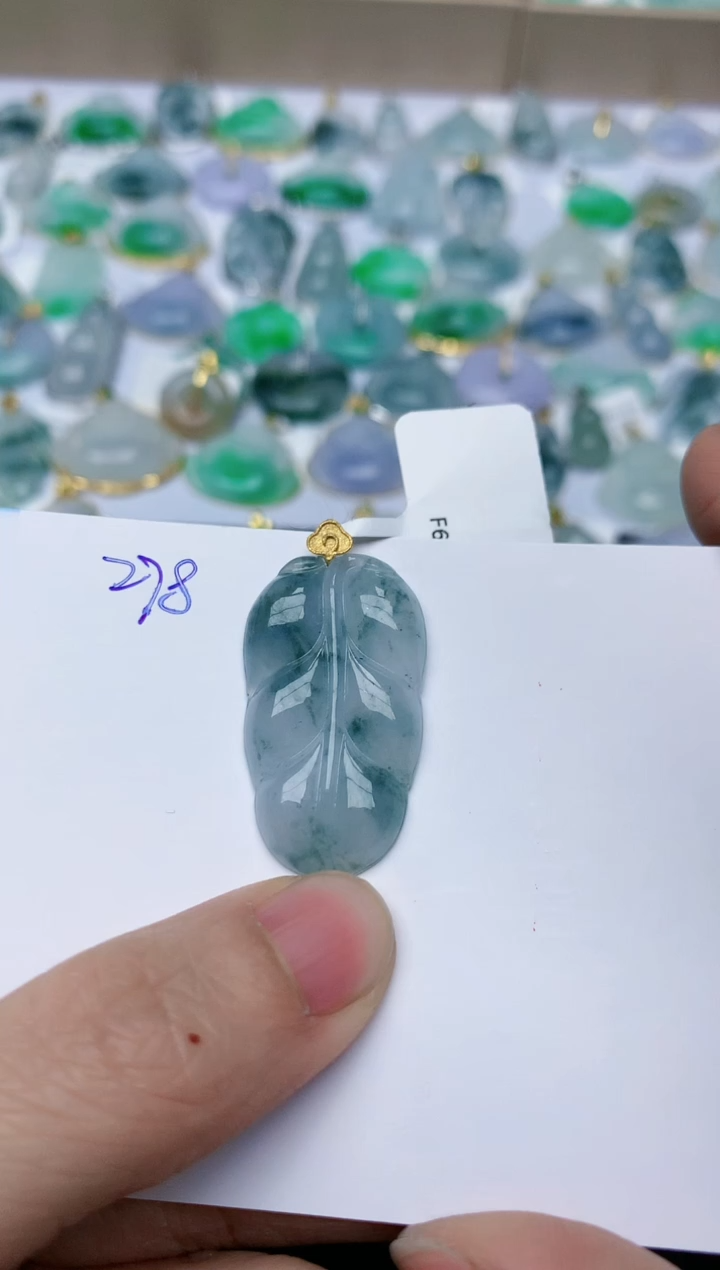 【闪购商品】翡翠颈饰18K金镶嵌天然翡翠A货    