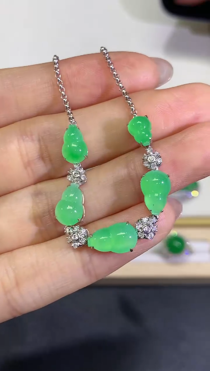 【闪购商品】翡翠颈饰18K金镶嵌团购30