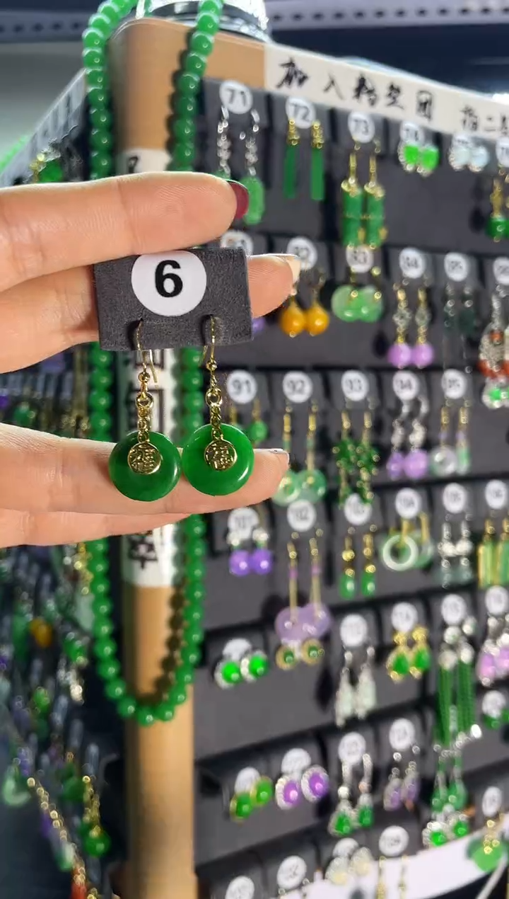 【闪购商品】翡翠耳饰银S925镶嵌6....