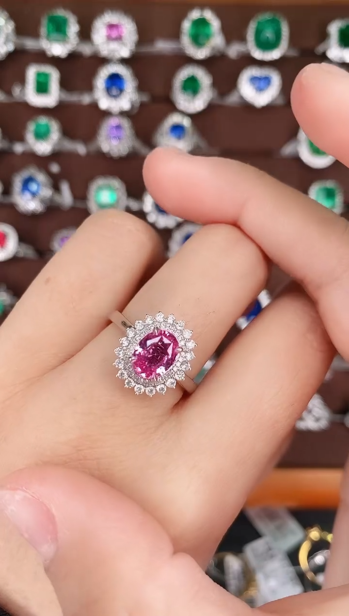 【闪购商品】彩色蓝宝石18K金戒指18K金镶嵌1.49克拉