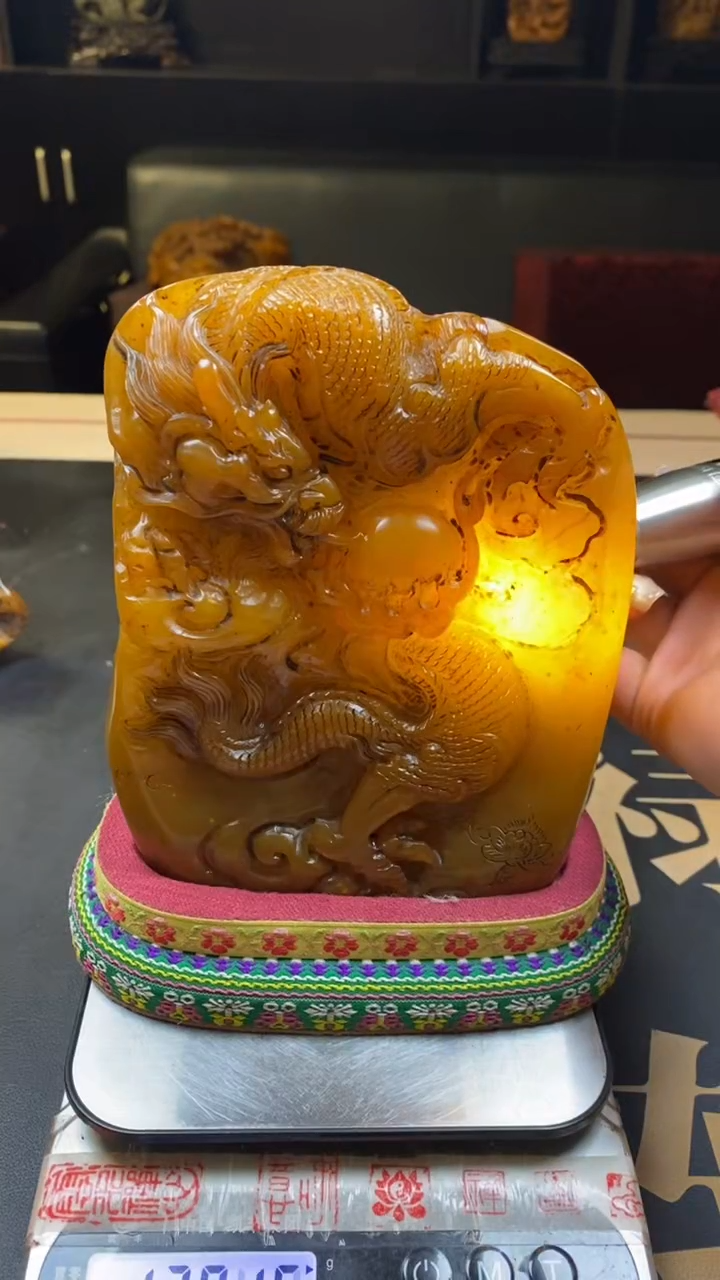 【闪购商品】寿山石印石田黄龙戏珠摆件
