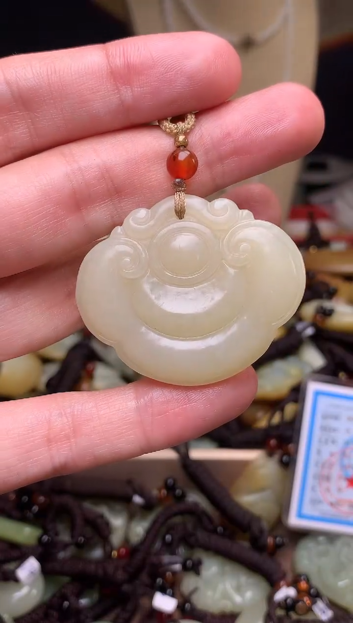 颈饰未镶嵌和田玉新疆料青海料清水和田玉吊坠
