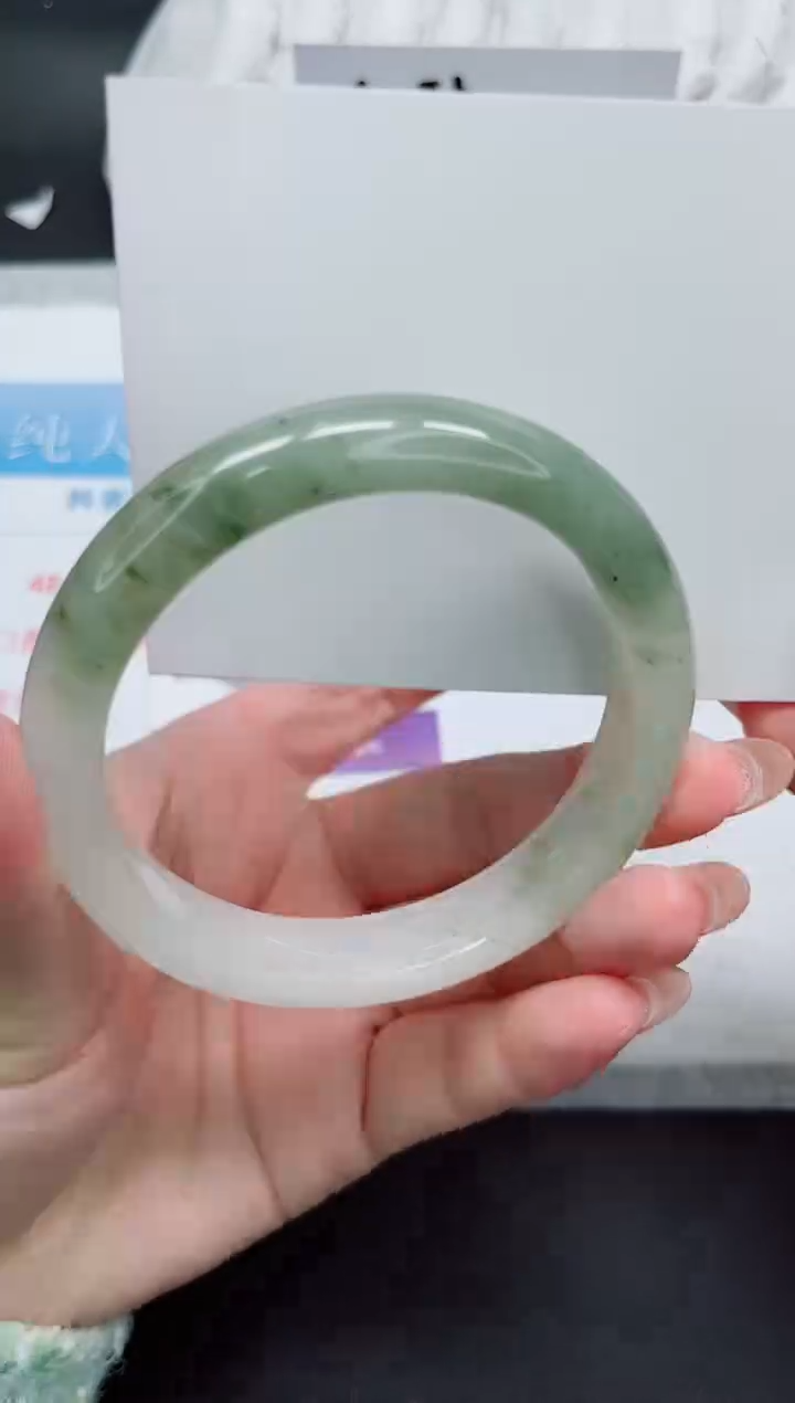 【闪购商品】石英质玉手镯未镶嵌166-63.3