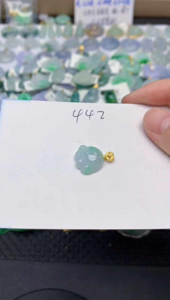 翡翠未镶嵌颈饰天然缅甸A货翡翠